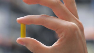 RFID-метки размещаются на полу для системы складской навигации Linde Material Handling.